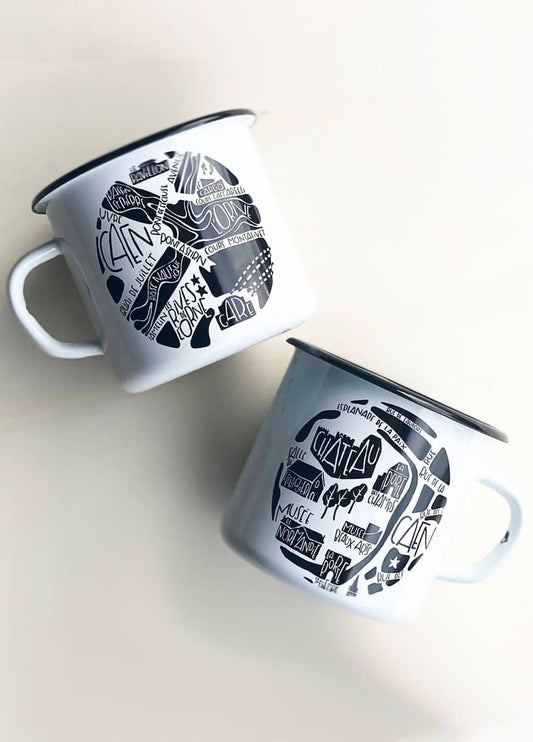 Mug émaillé Caen par Tokiko